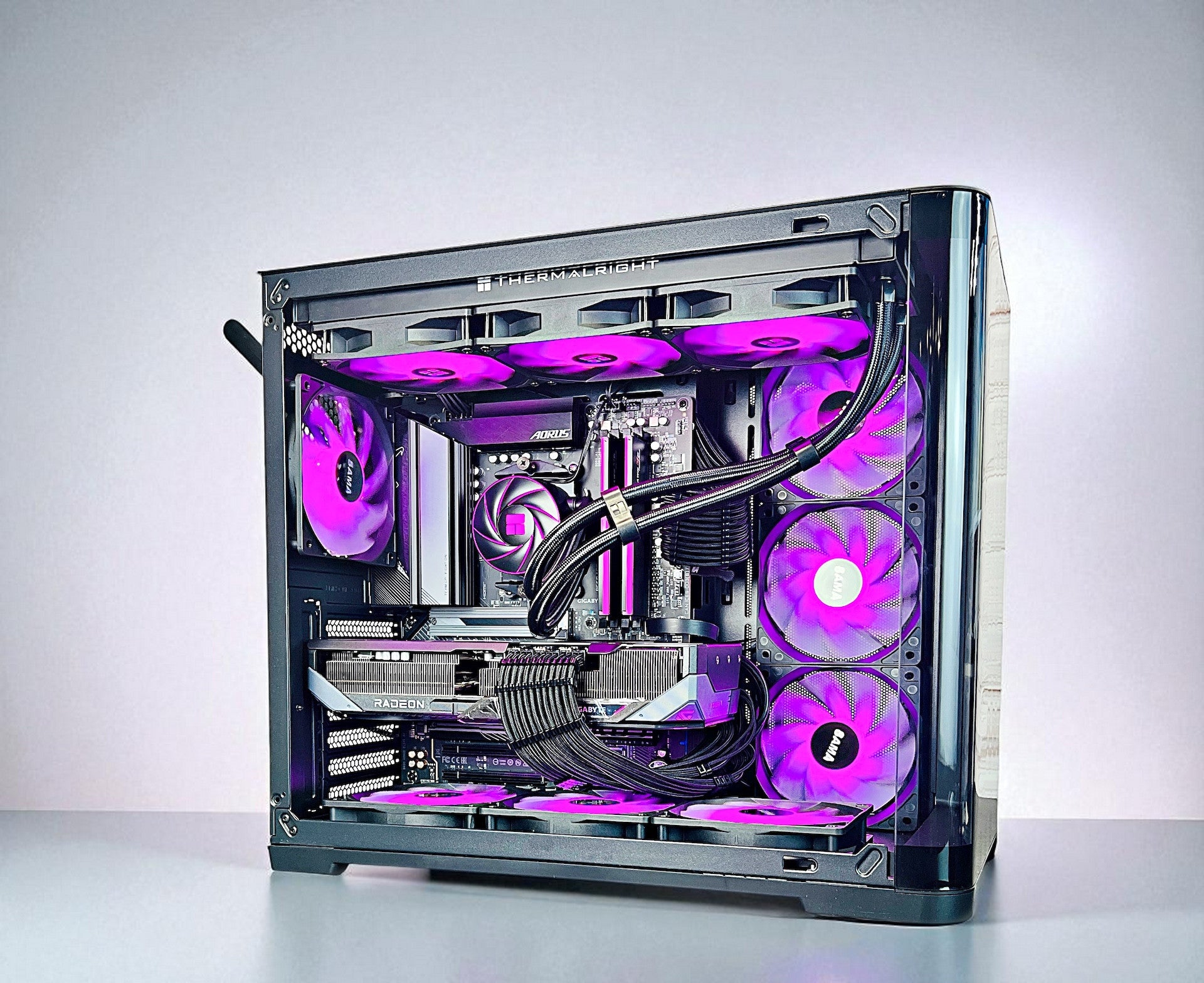 RX 9070 XT Ryzen 7700X 32GB DDR5 2TB M.2 Win 11 Pro Gaming PC Black