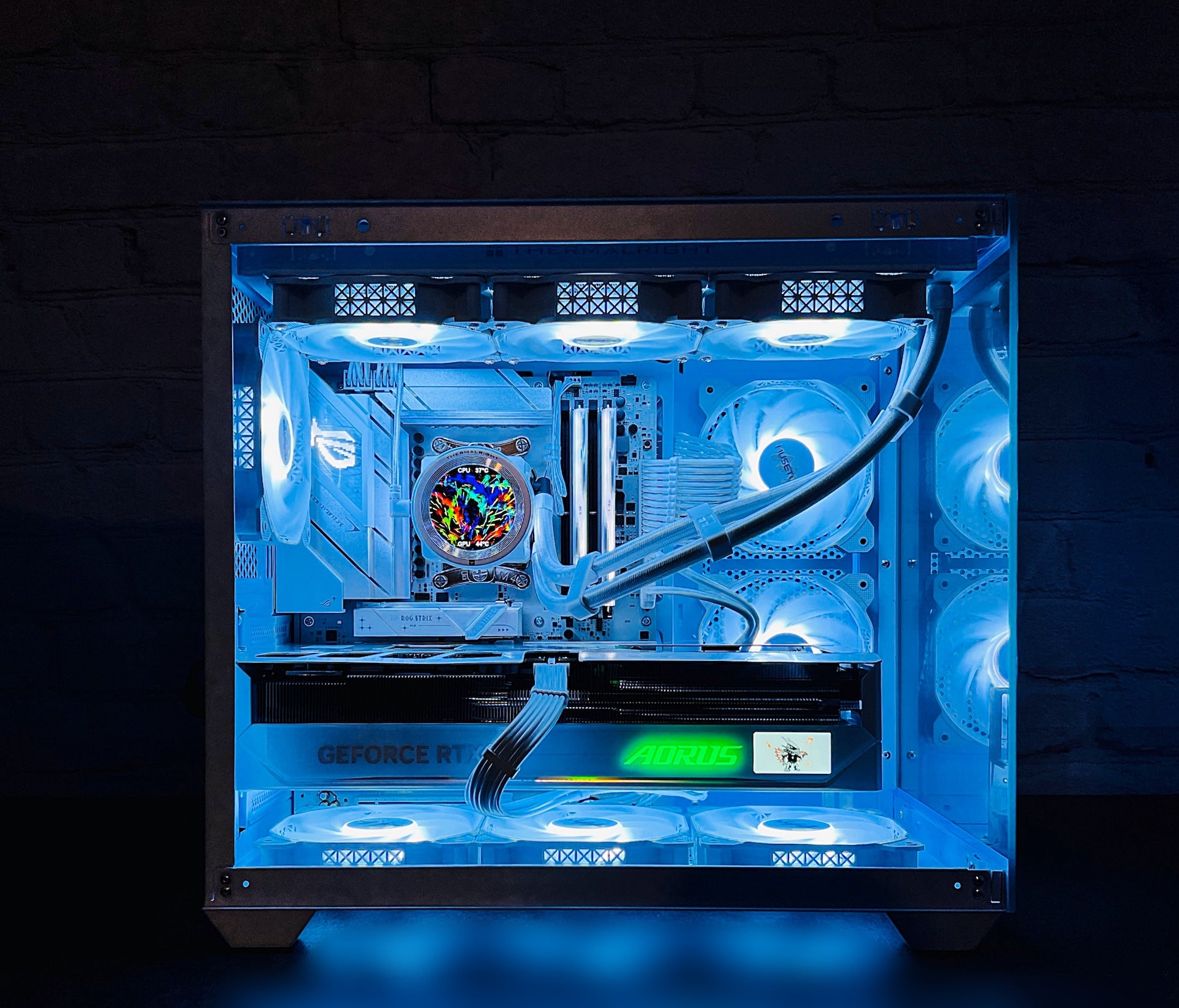 RTX 5090 AORUS MASTER Ryzen 9800X3D 64GB DDR5 4TB M.2 WIFI 7 Liquid Cooled Gaming Gaming PC