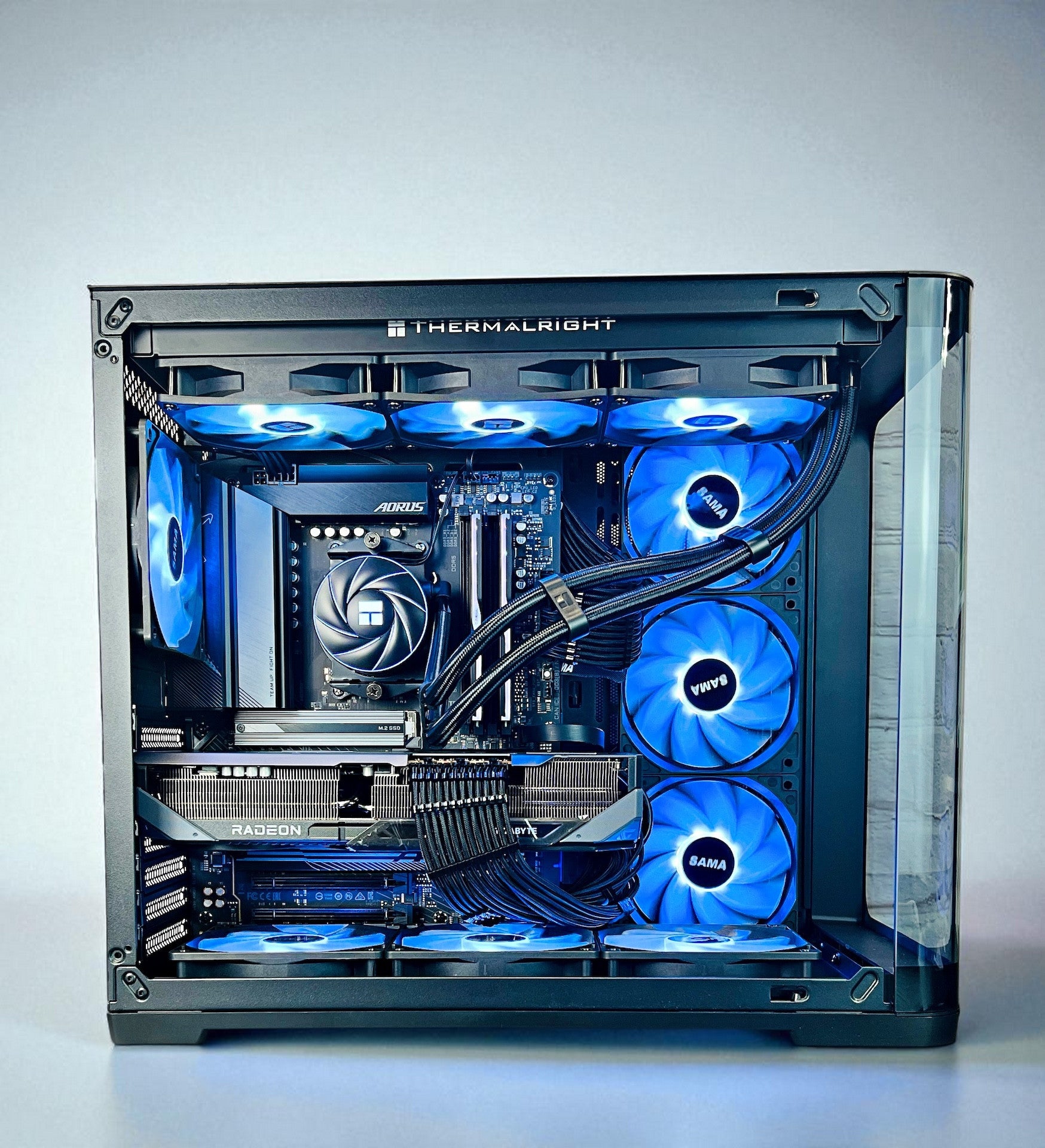 RX 9070 XT Ryzen 7700X 32GB DDR5 2TB M.2 Win 11 Pro Gaming PC