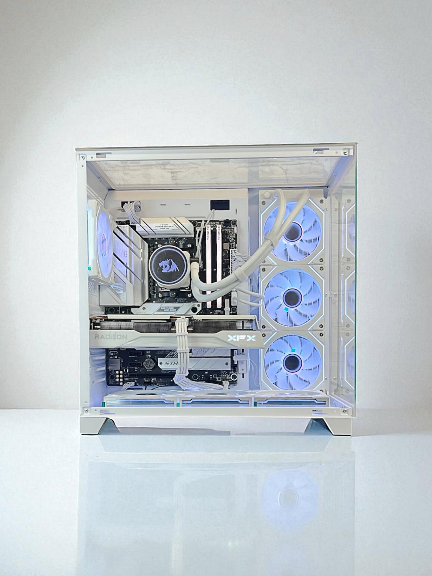 Liquid Cooled AMD RX 9060 XT 16GB Ryzen 5 8400F 16GB DDR5 1 TB M.2 Gaming PC