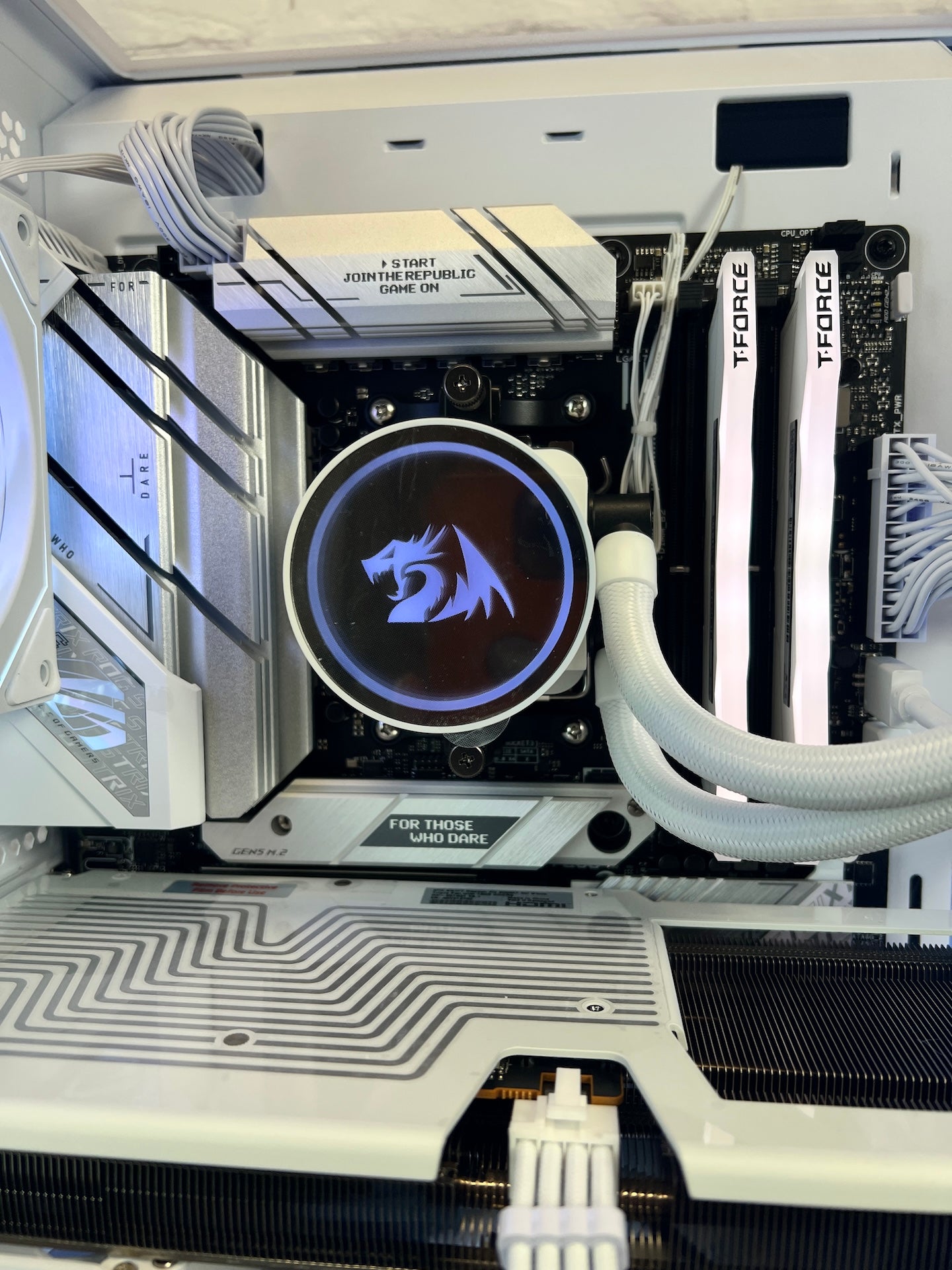 Liquid Cooled AMD RX 9060 XT 16GB Ryzen 5 8400F 16GB DDR5 1 TB M.2 Gaming PC