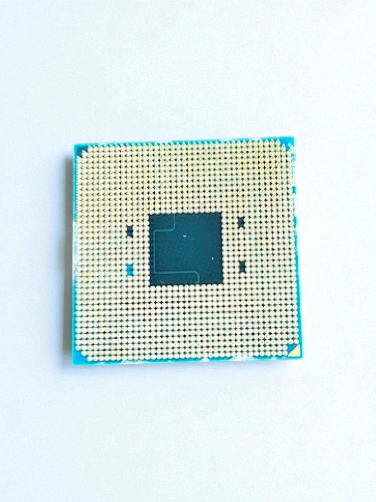 AMD Ryzen 3 3200G 4-core unlocked desktop processor with Radeon Graphics
