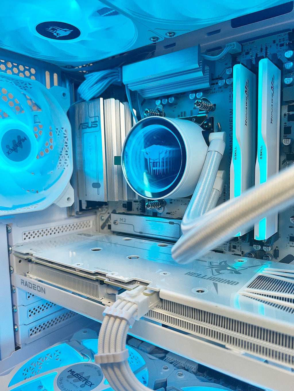 Liquid Cooled AMD RX 9060 XT 16GB Ryzen 5 8400F 16GB DDR5 1 TB M.2 Gaming PC)