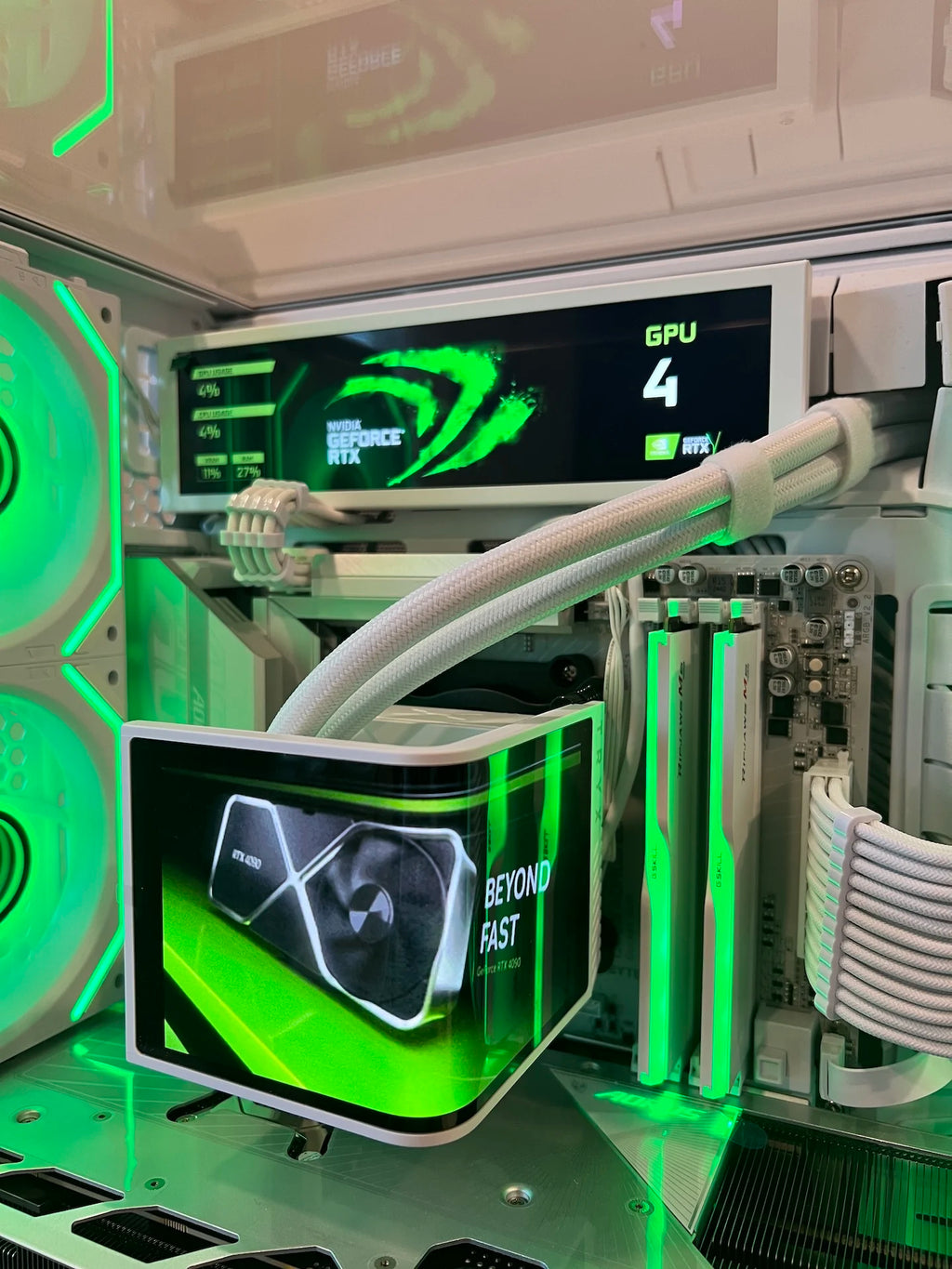 🦎 The Chameleon 🦎 RTX 5080 Master Ice Ryzen 9800X3D 32GB DDR5 2TB M.2 Win 11 Pro